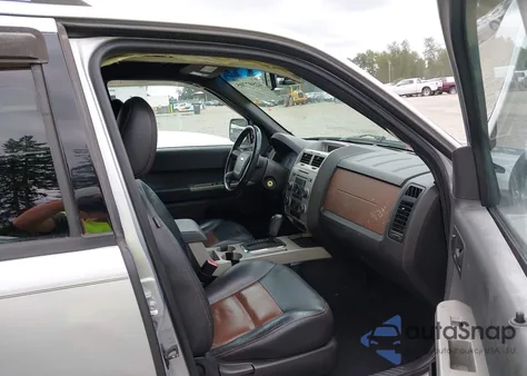 2008 Ford Escape Xlt z USA, uszkodzony, nr VIN 1FMCU93118KB07144